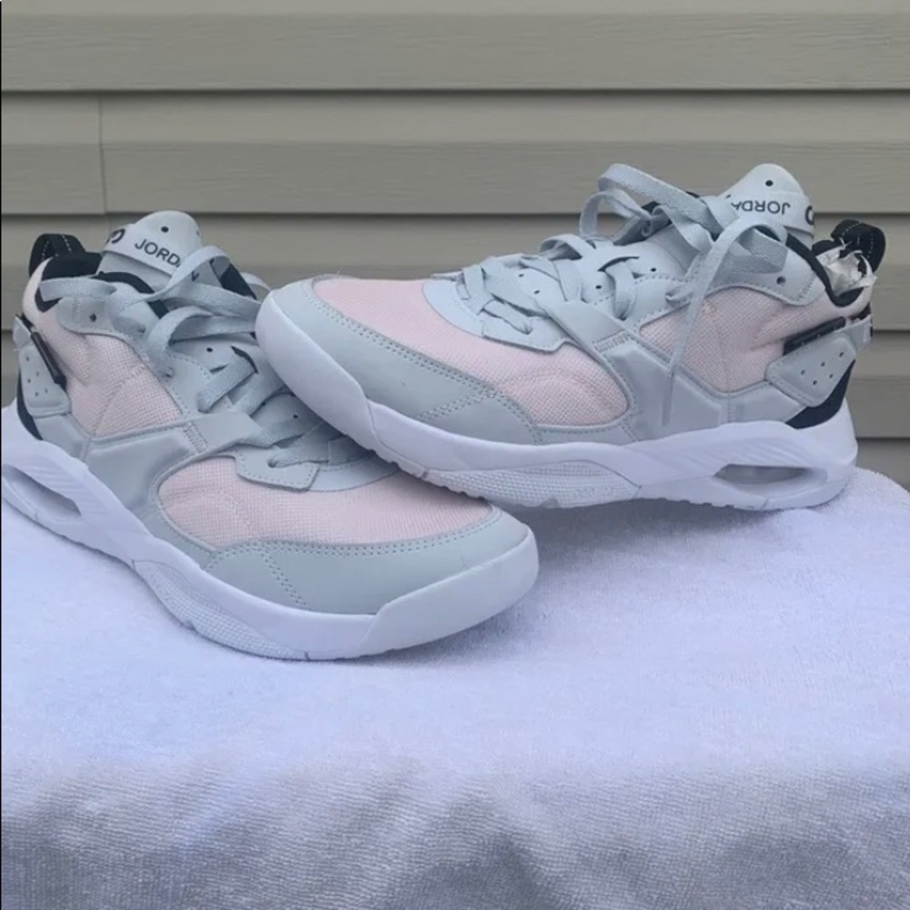 Jordan Air NFH Pale Coral Size 11 Wmns/Size 9/5 Mens